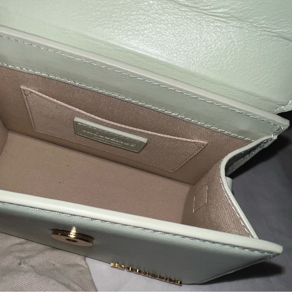 Le Chiquito Noeud Medium Leather Top-Handle Bag - Picture 11 of 16